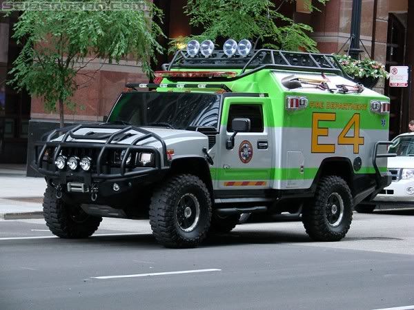Ratchet-Search-and-rescue-Hummer-H2-Transformers-3-Cars-List-5-600x450.jpg
