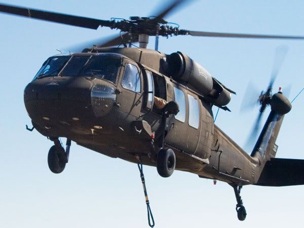 sikorsky-uh60-blackhawk_3.jpg