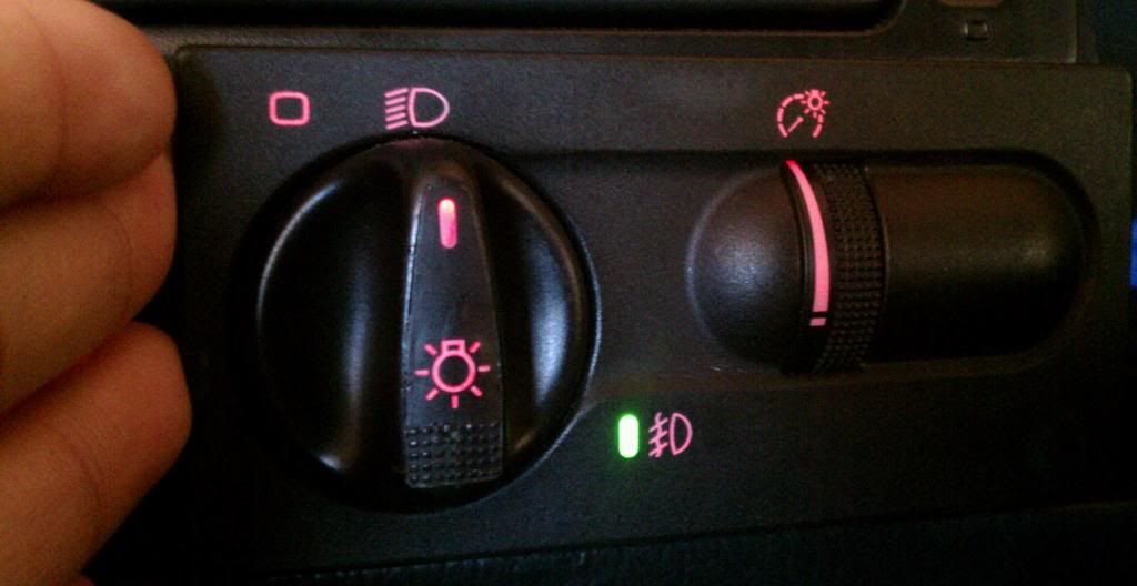 FS MK3.5 cabrio headlight switch lit up RED. VW Vortex Volkswagen