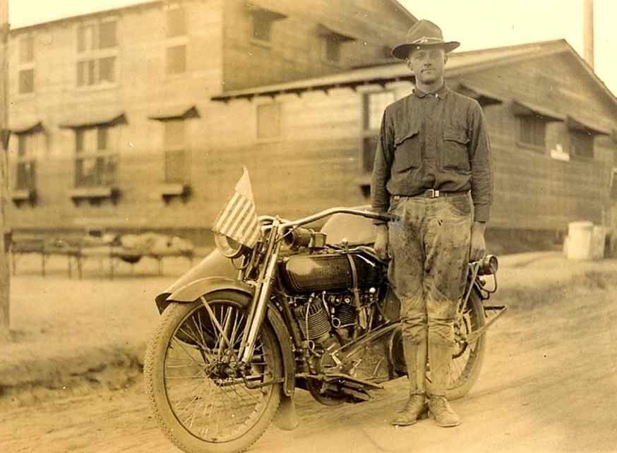 photo Harley-and-Sidecar1920s_zps76fbb849.jpg