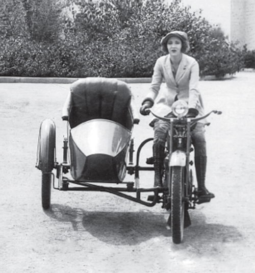 photo sidecargirlsidecar_zps8fcbeeb0.png