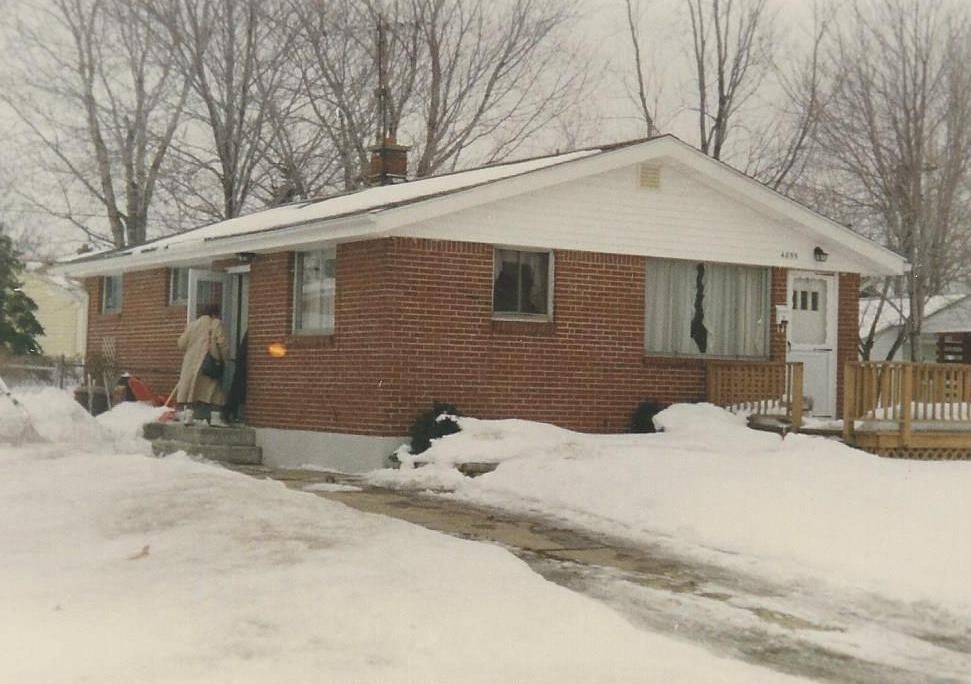 http://i1193.photobucket.com/albums/aa354/arrowenterprises/January1994_zpsc0712fcc.jpg