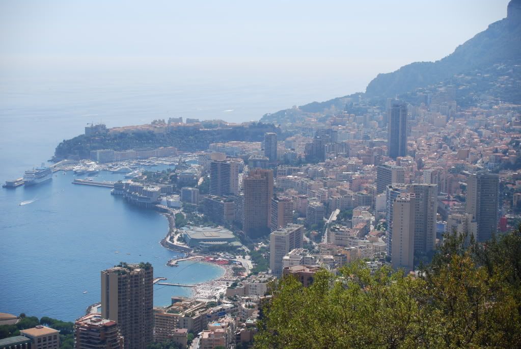 http://i1193.photobucket.com/albums/aa355/thomasSwe/Monaco%20trip/DSC_0052.jpg