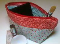 <b>**48 Hour AUCTION**</b> <br> Red & Turquoise Zip Bag
