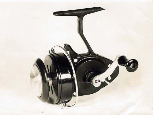 NICE! VINTAGE PFLUEGER NO.640-II SPINNING FISHING REEL ~ WORKS GREAT!