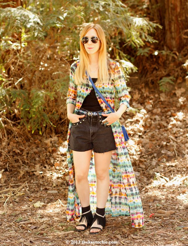 spring music festival style, Zara tie-dye dress, Koolaburra Zola fringe sandals, DIY vintage Levi's, L.A. street style