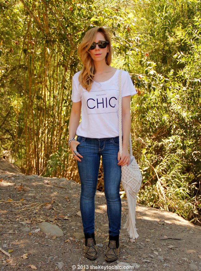 H&M simplement chic T-shirt, Old Navy Rock Star skinny jeans, Dolce Vita Rezzie boots, and Mossimo macrame bag