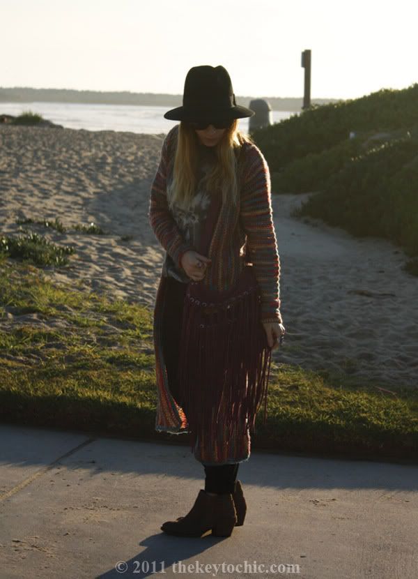 Forever 21 maxi sweater, Steve Madden Hamptinn boots, fringe handbag, Los Angeles fashion blogger