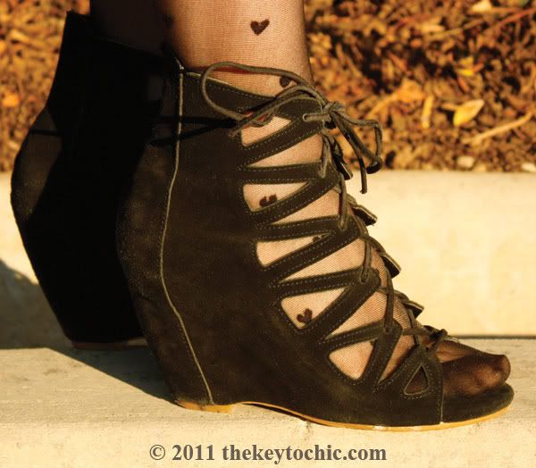 heart print tights, Aldo Maune wedges, Los Angeles fashion blogger