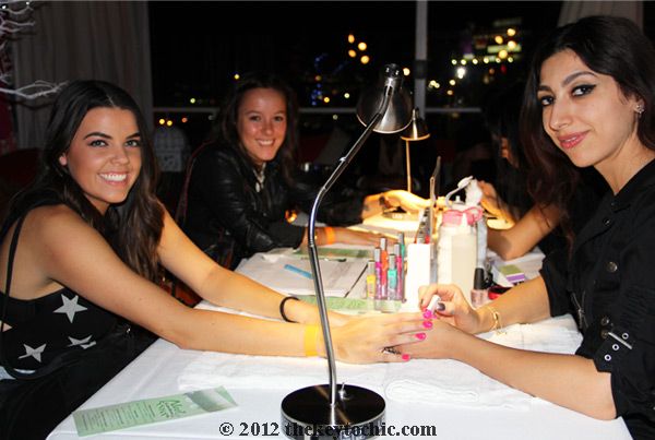 nail bar