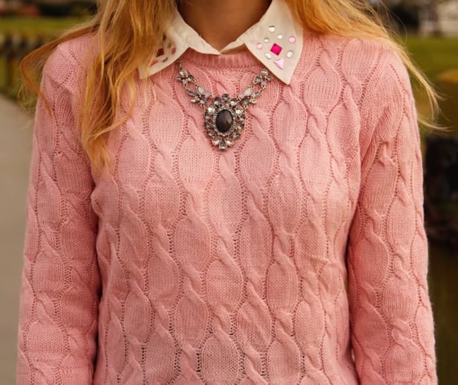 DIY embellished collar blouse with statement necklace, pink and gray color trend