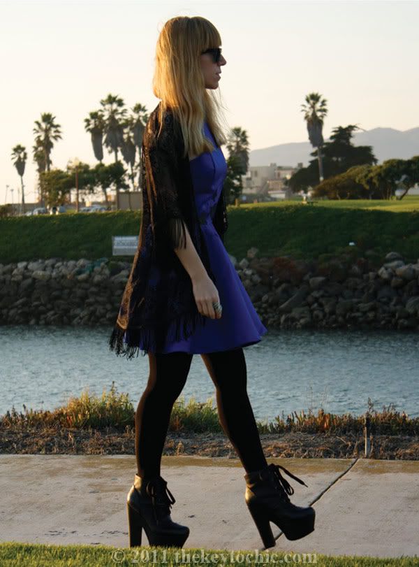 Lauren Nicole fit and flare star dress, Lulu's sultry with the fringe cardigan, Steve Madden Collosul boots, Los Angeles fashion blogger
