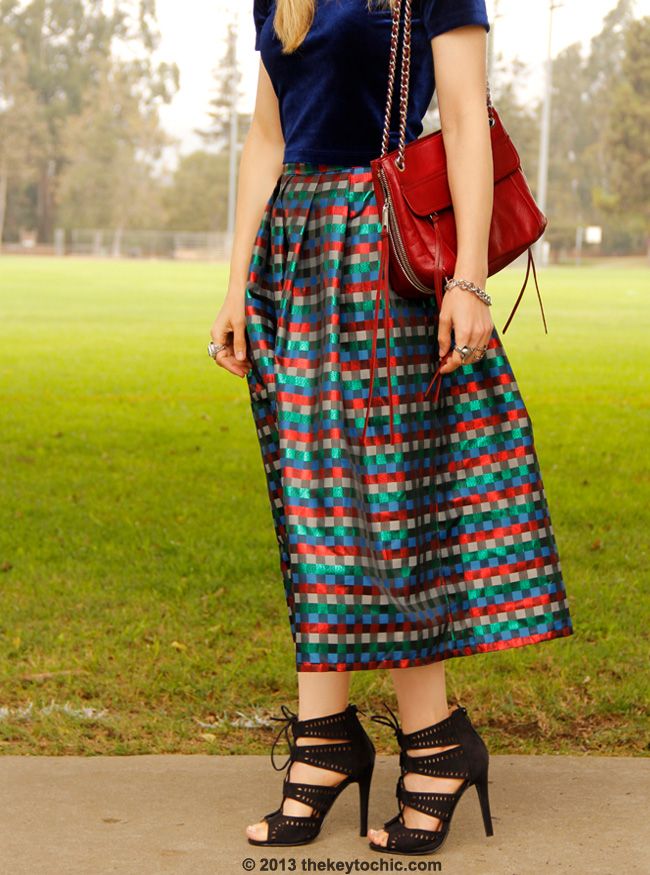 Los Angeles fashion blogger The Key To Chic wearing a Forever 21 velvet crop top and vintage midi skirt with Charlotte Russe laser cut heels.