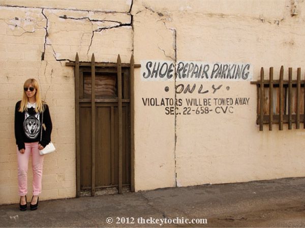 H&M collar necklace, Forever 21 wolf sweater, pink Uniqlo jeans, studded platform pumps, Los Angeles fashion blog