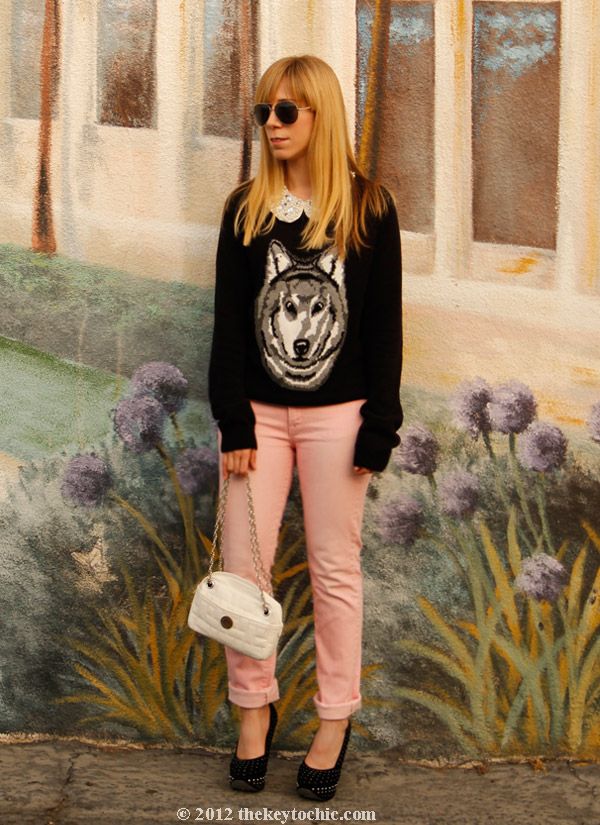 H&M collar necklace, Forever 21 wolf sweater, pink Uniqlo jeans, studded platform pumps, Los Angeles fashion blog