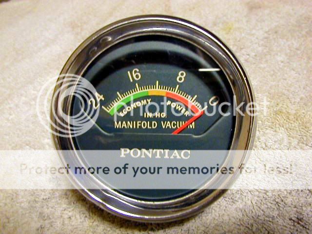 62 63 64 65 66 67 PONTIAC GTO CONSOLE MOUNTED VACUUM GAUGE  