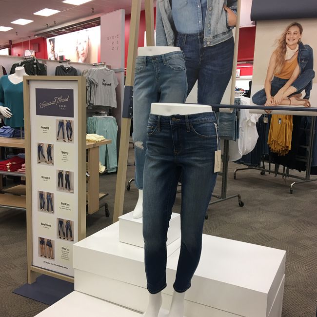 Universal Thread Target jeans